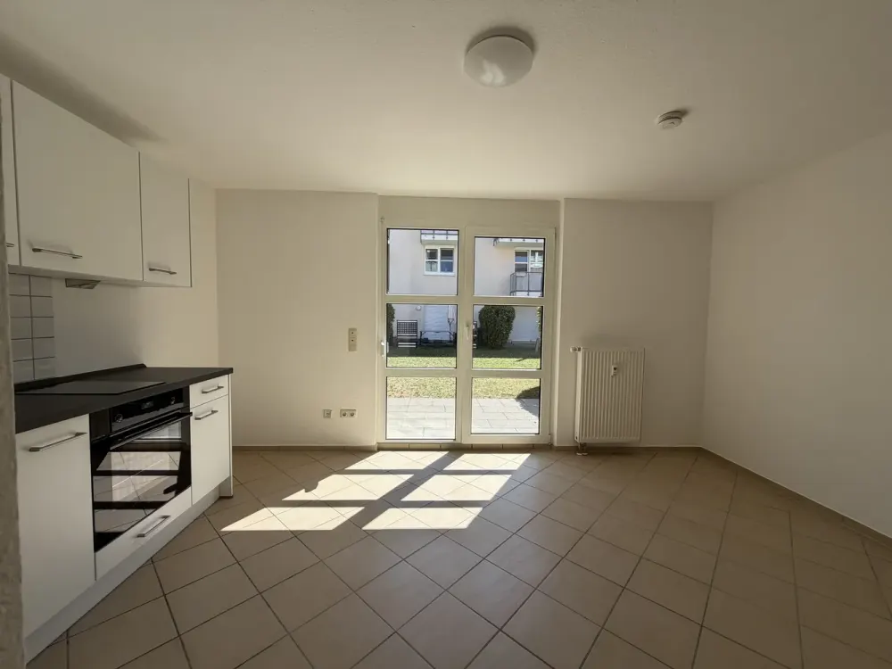 Großzügige 1-Zi-Studenten-Wohnung mit Terrasse und neuer EBK