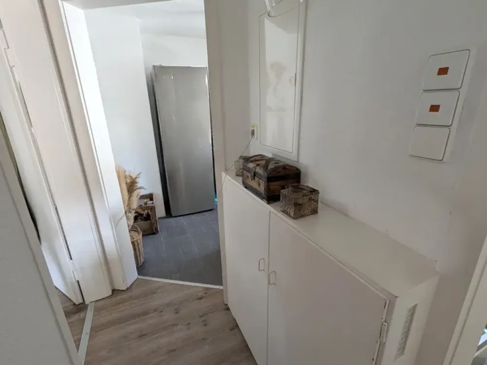 Helle 2,5 Zi. Whg. in Stgt. Obertürkheim inkl. Balkon, Garage und Hobbyraum (18 qm)