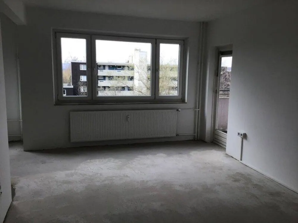 Large 2-Room Apartment with Design Potential