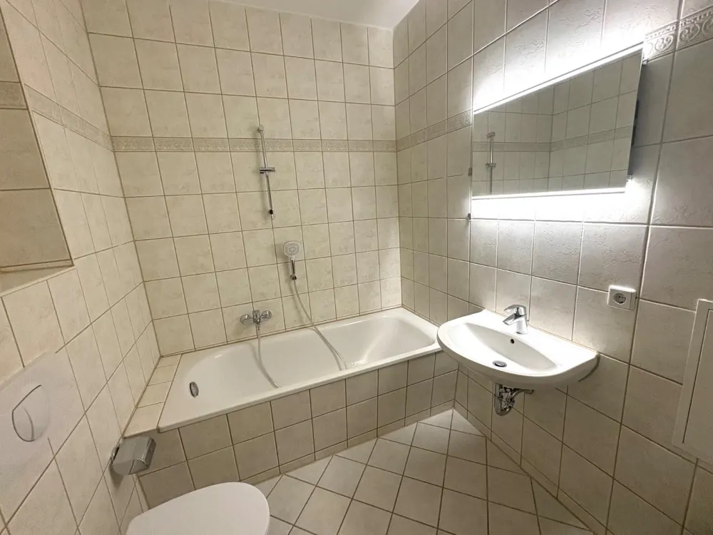 2-Zimmer-Wohnung mit Balkon und neuer Einbauküche in Leipzig