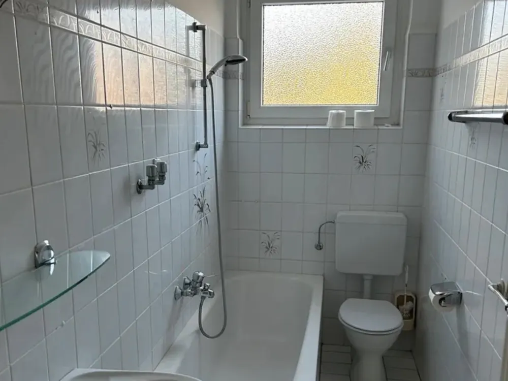 2,5 Zi. Wohnung + 500 m² Garten in Kirchrode | ab September