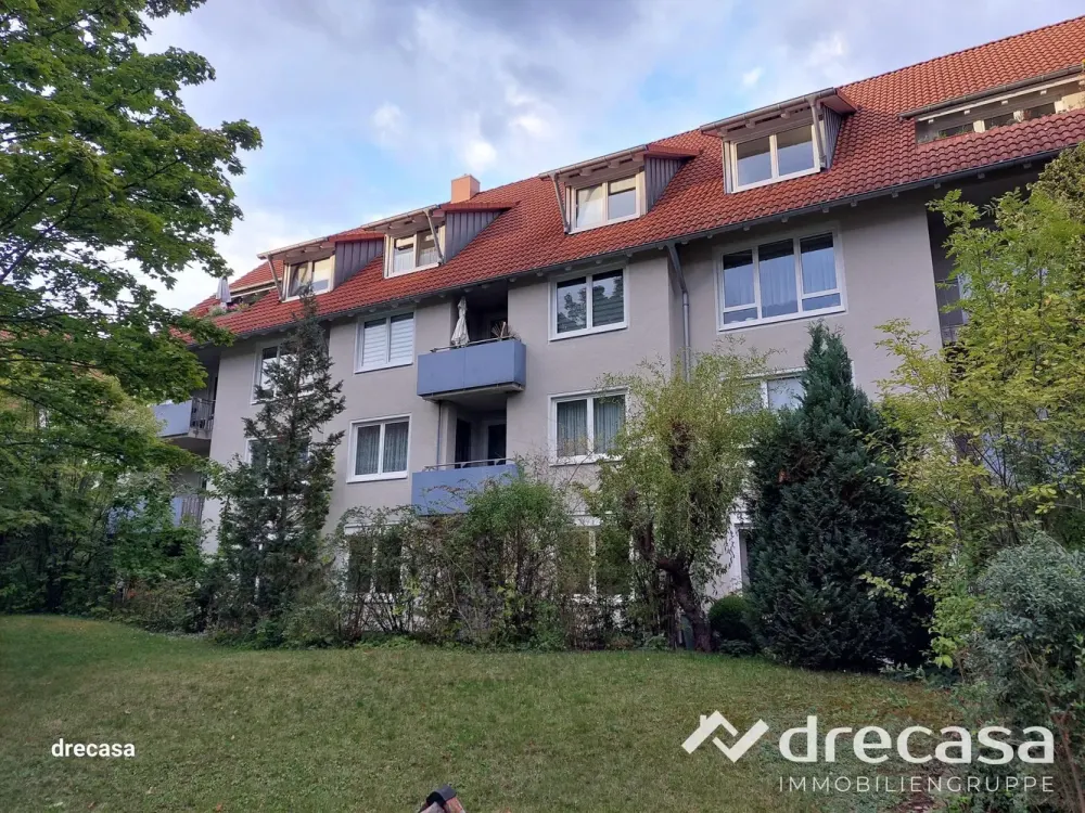 Beautiful quiet 2-room ground floor apartment, fitted kitchen possible, large terrace!