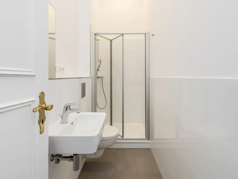 Stilvoll sanierter Altbau in Bestlage Schlüterstraße | Wohnen & stilles Gewerbe