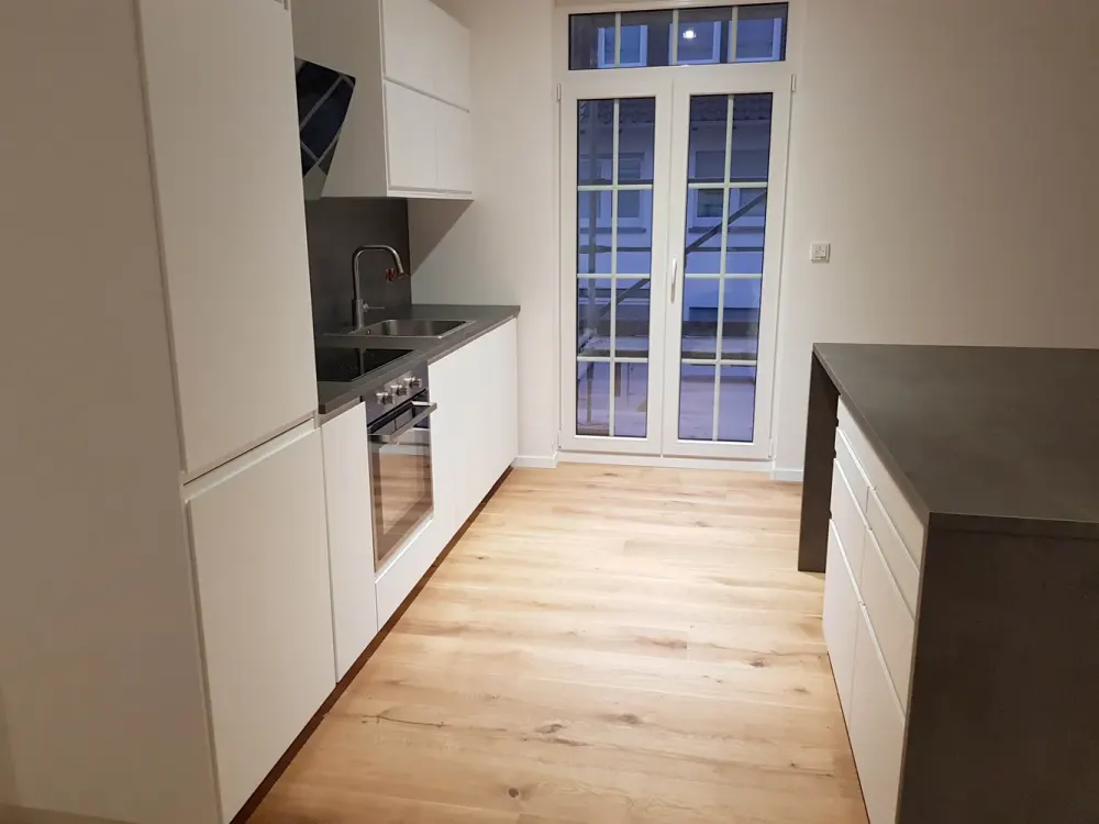 Traumwohnung | 2,80 m Decken | 2 Bäder | Aufzug | Balkon | eigene Wallbox