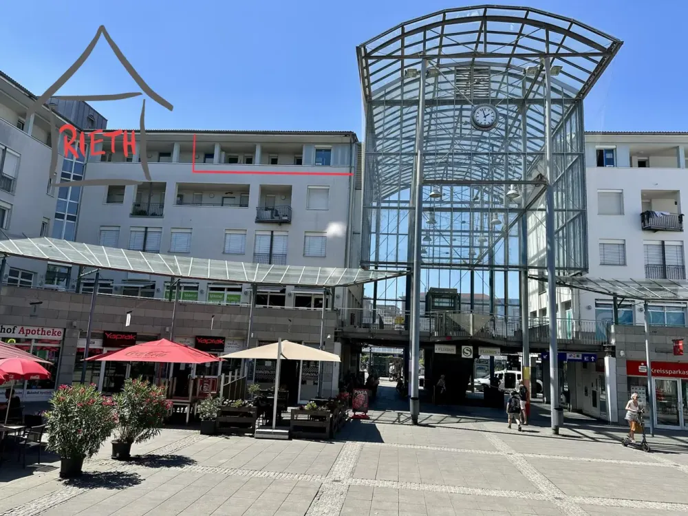 * Zentral wohnen mit Aufzug, zwei Balkonen und Fernsicht *