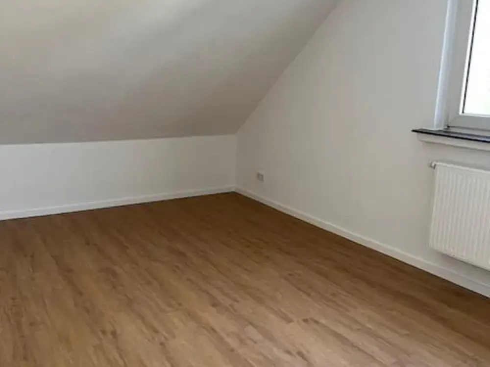 Frisch renovierte schöne 2-Zimmer-Wohnung in attraktiver Lage