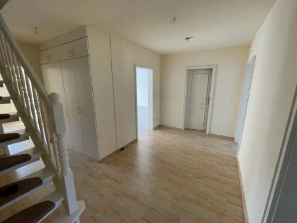 Large Maisonette Apartment | Open Viewing 08.09.26 17:30