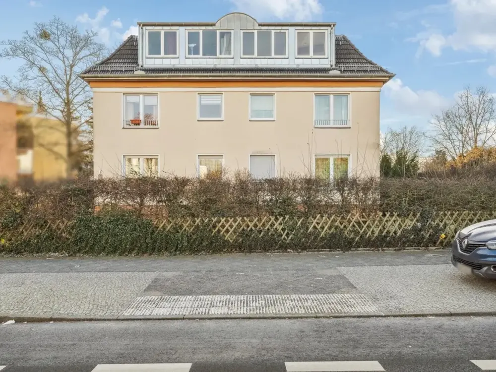 Exklusive möblierte und helle 3-Zimmer-Dachgeschosswohnung mit Südterrasse
