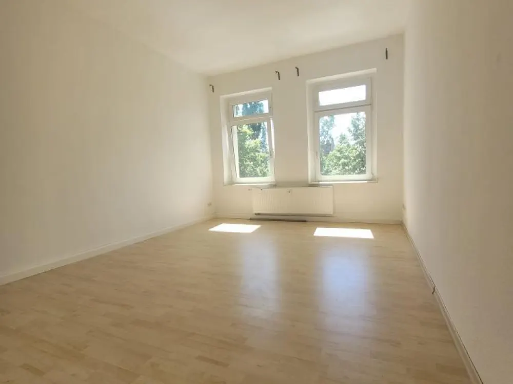 2 Raum Wohnung 1. OG direkt am Lene Voigt Park WG geeignet