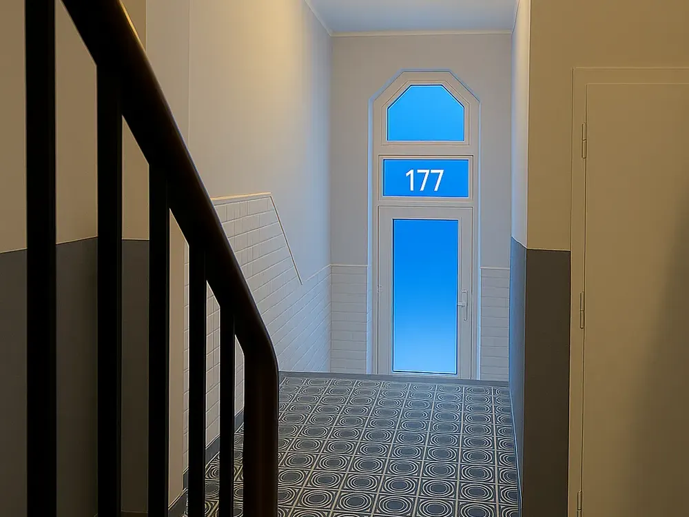 Modernes Wohnen im Altbau: 3 Zimmer mit 2 Balkonen in D-Friedrichstadt