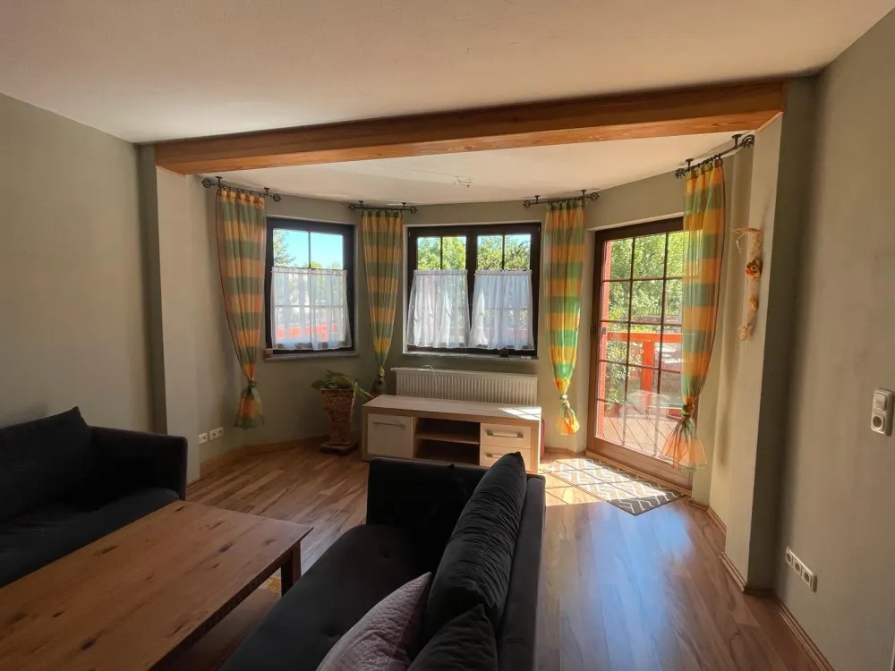 Komfortable 2-Zimmer-Wohnung m. Terrasse auf kleinem Bauernhof