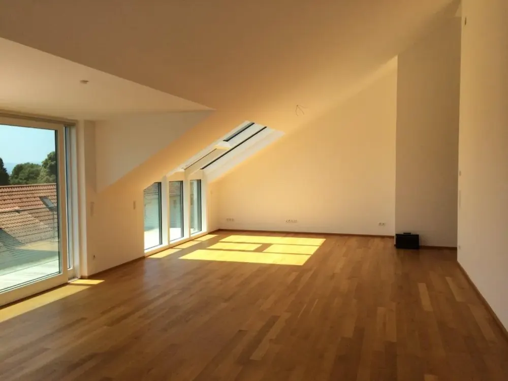 Penthouse in Wasserburg: Spacious Living with 4 Rooms