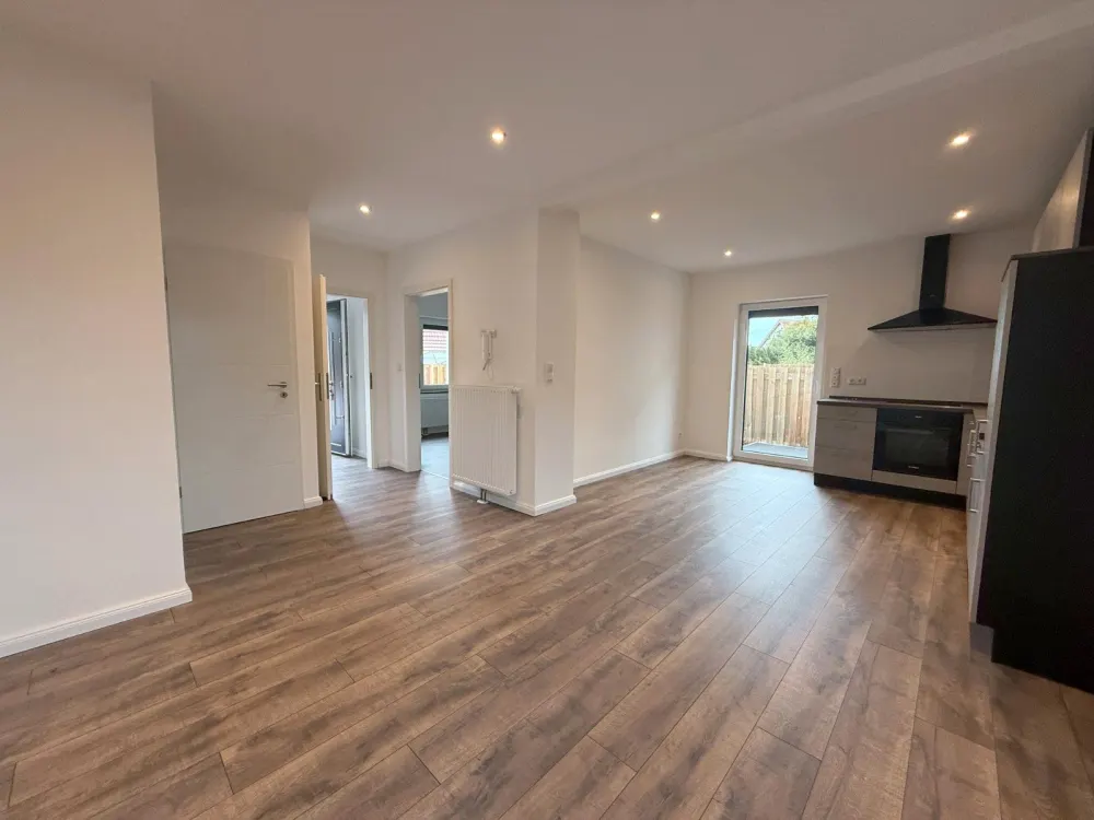 Living at new-build standard, with spacious private garden, high-quality fittings and modern heat pump.