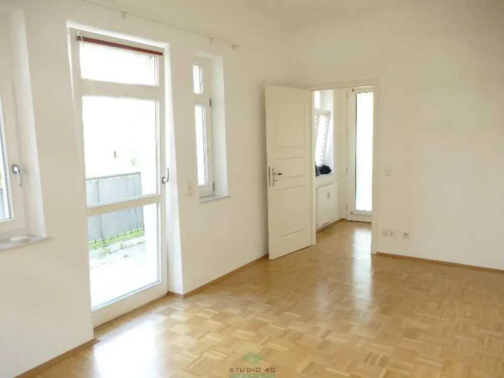 Für Senioren oder hilfsbedürftige Menschen: Kleine Zwei-Zimmer Wohnung in Seniorenanlage "Am Wall...
