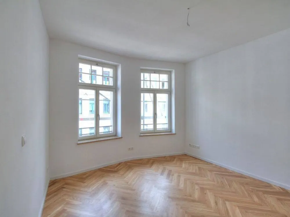 Zweitbezug: Exklusiv sanierte 3-Zimmer-Wohnung m. Luxus-Einbauküche zu vermieten