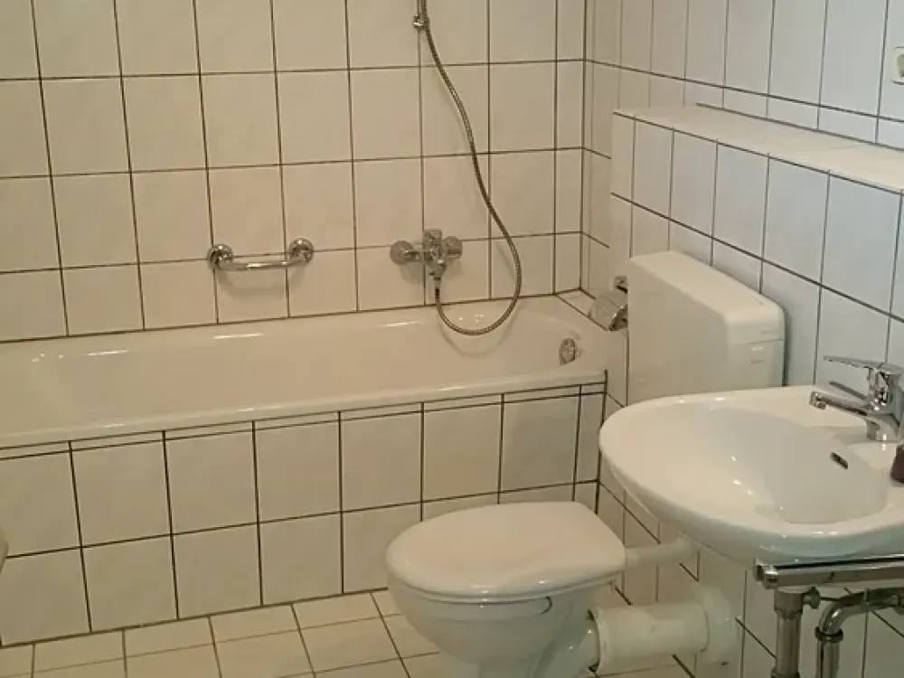 geräumige 2-Raumwohnung mit Dachterrasse *direkt vom Vermieter*