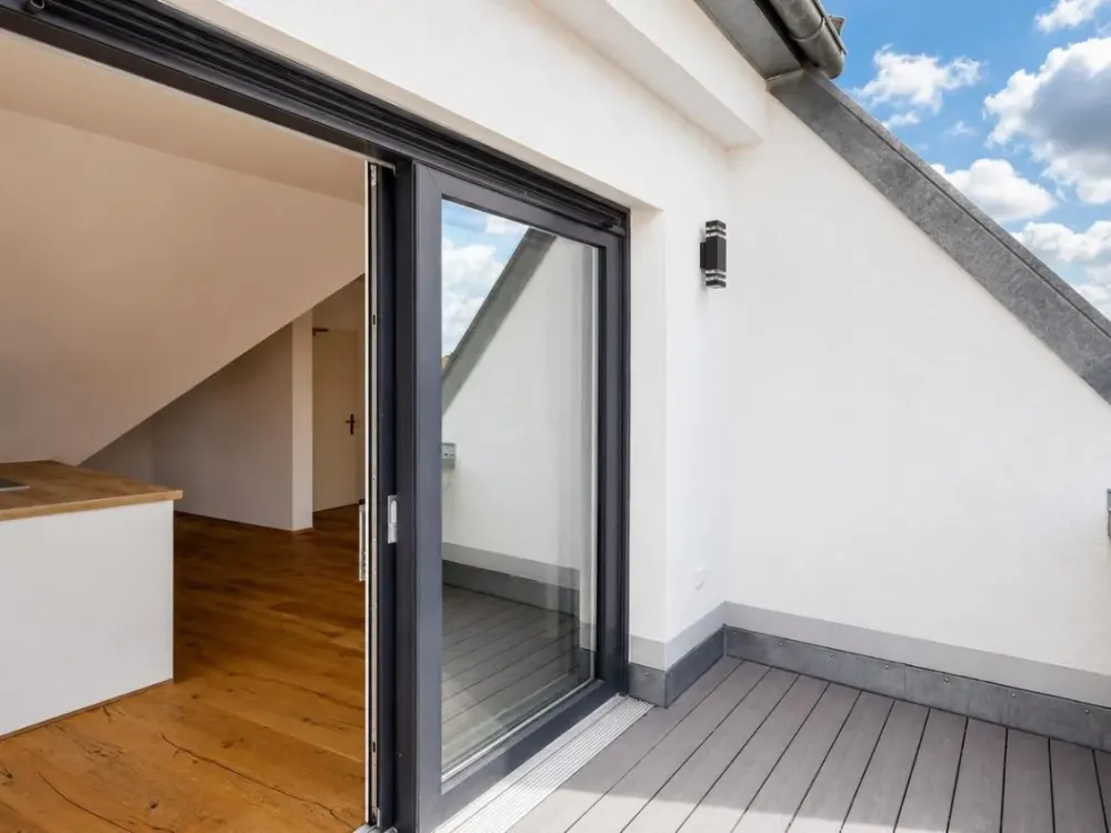 Dachgeschoss-Maisonette ** Neubau am Park ** Süd-Terrasse ** Einbauküche ** Lift