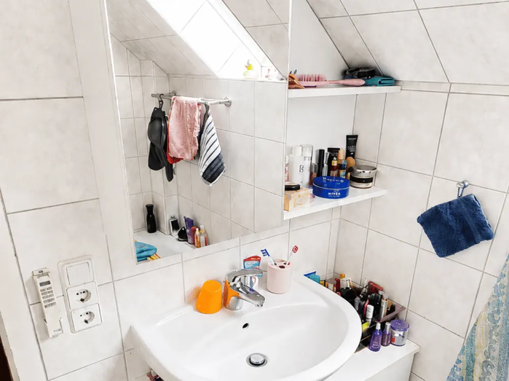 Gemütliche 2-Zi.-Dachgeschosswohnung mit Balkon in S-Untertürkheim
