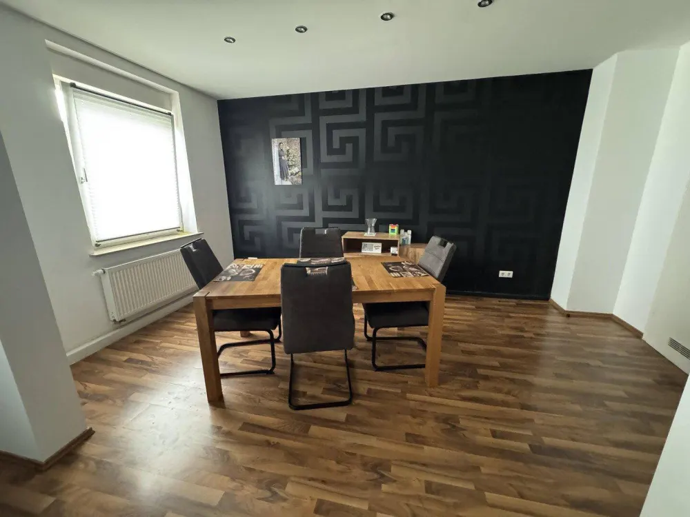 Renovierte und evtl. möblierte 2-Zimmer-Wohnung