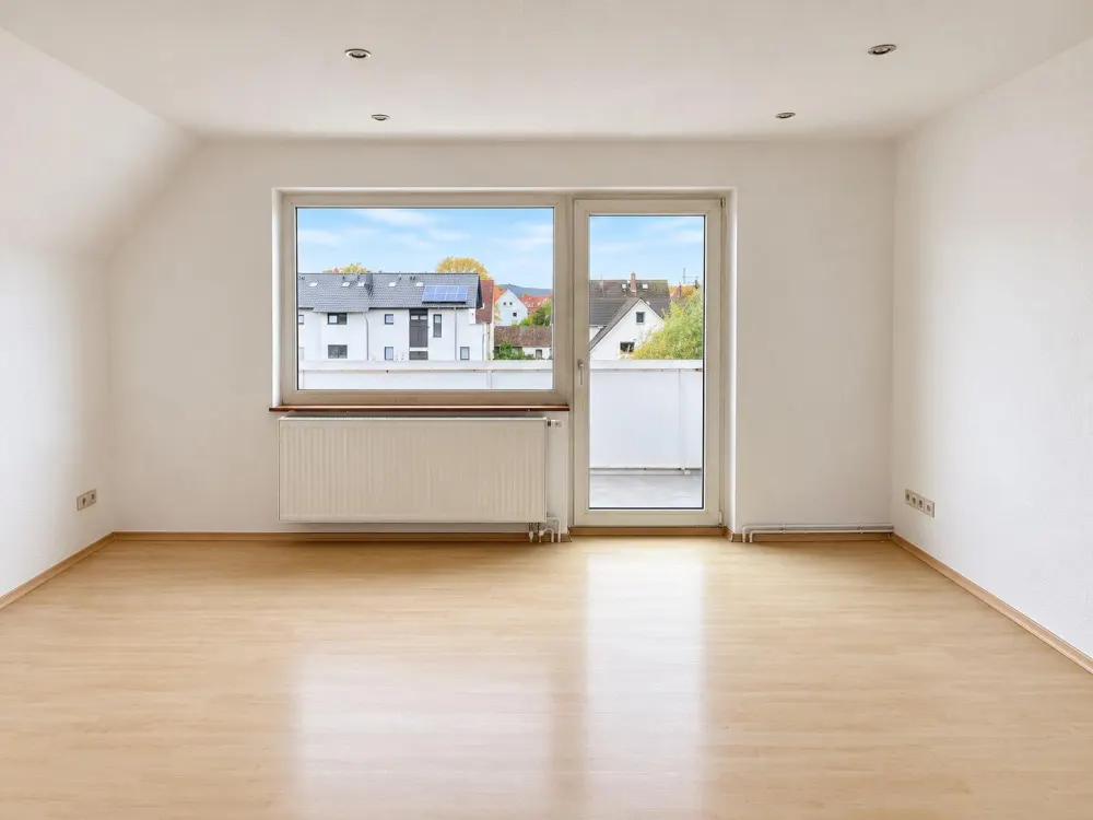 Helle 2-Zimmer-Dachgeschosswohnung mit Balkon in Ronnenberg