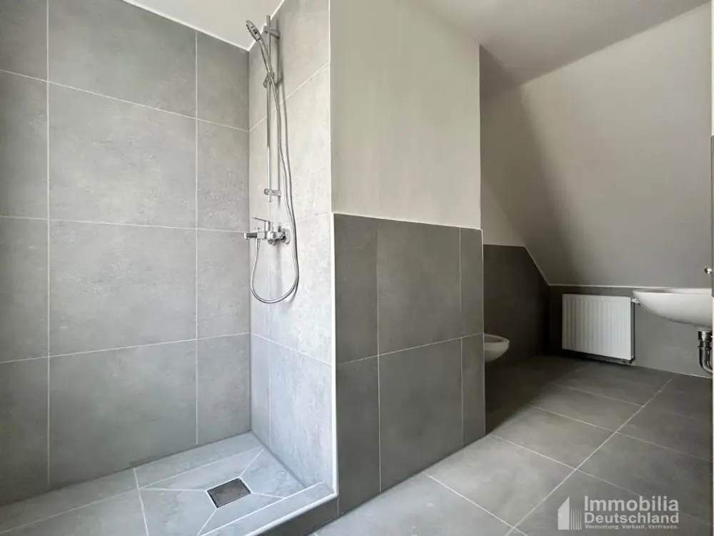 Erstbezug: Modernes Singleappartement im neu ausgebauten Dachgeschoss