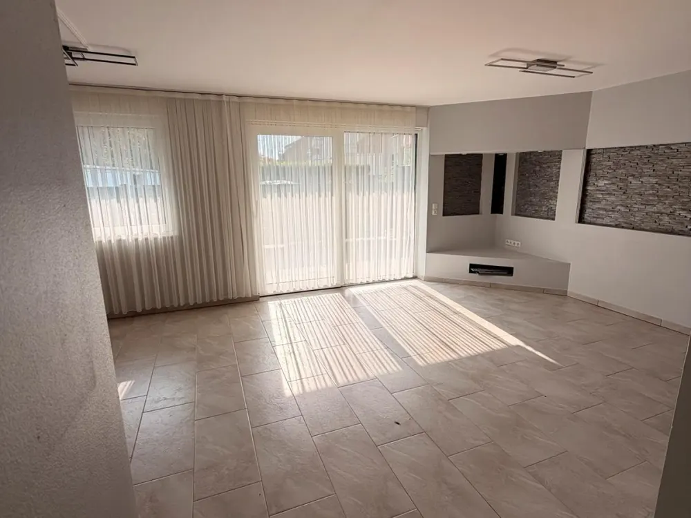 3-Zimmer-Erdgeschosswohnung mit Terrasse in Leverkusen-Bürrig