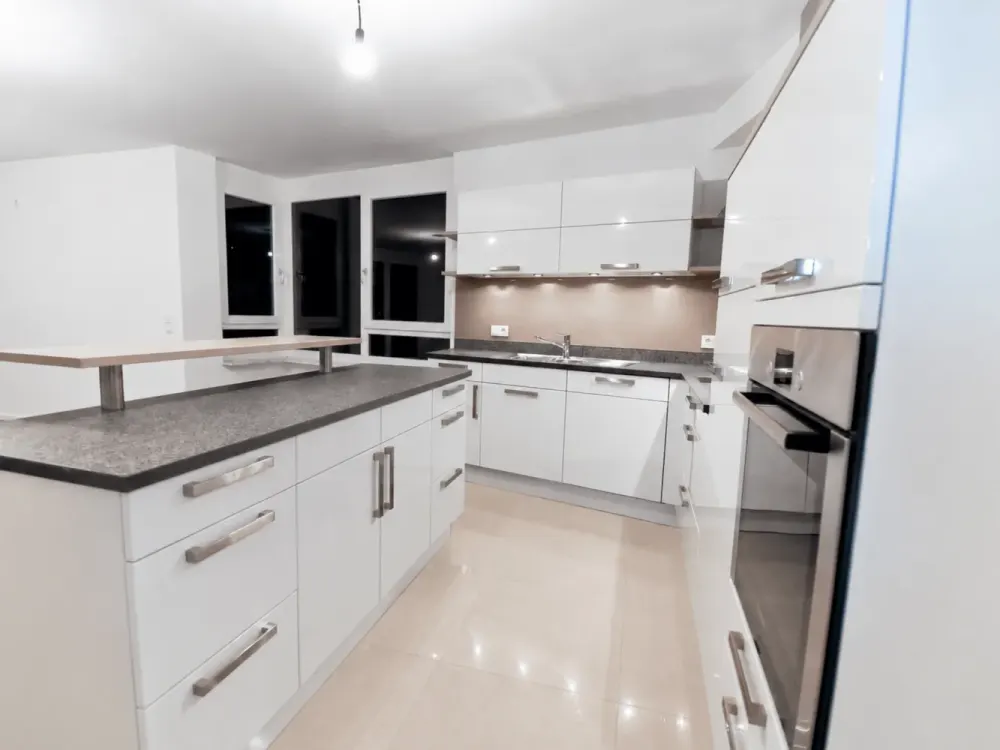 Helle 3-Zimmer-Wohnung mit Whirlpool, Dampfdusche und Blick ins Grüne