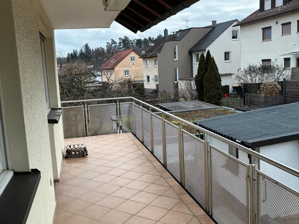 Gepflegte 4-Zimmer-Wohnung mit Balkon im 1. OG in Filderstadt