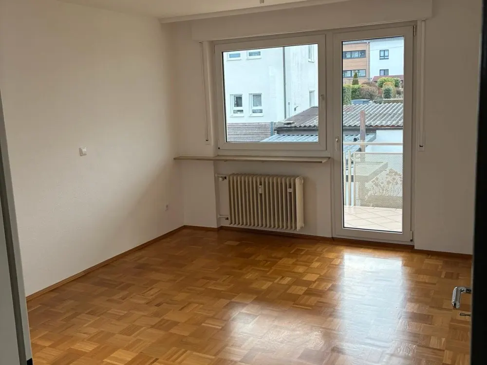 Gepflegte 4-Zimmer-Wohnung mit Balkon im 1. OG in Filderstadt