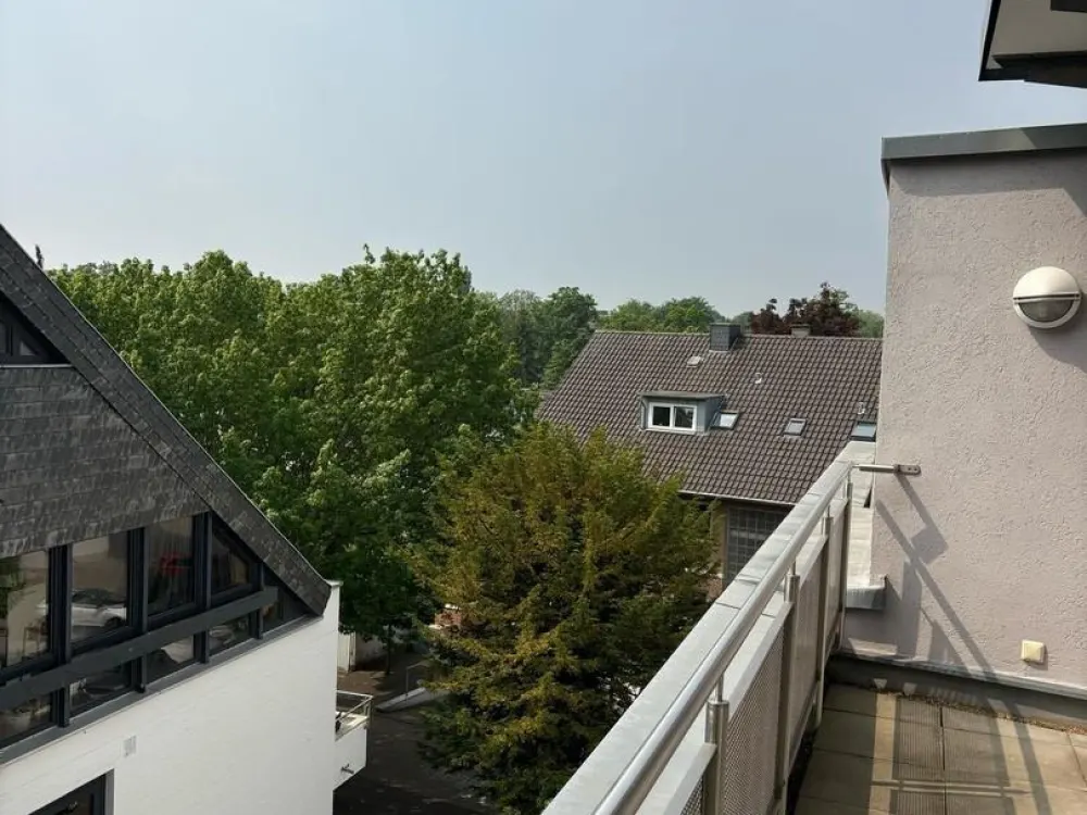 Penthouse mit EBK Und Dachterrasse im Grünen