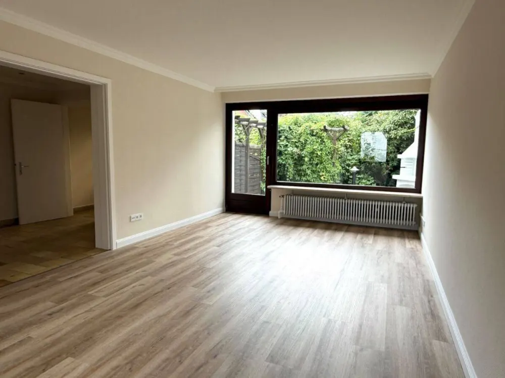 Terrassenwohnung im 2-Familienhaus