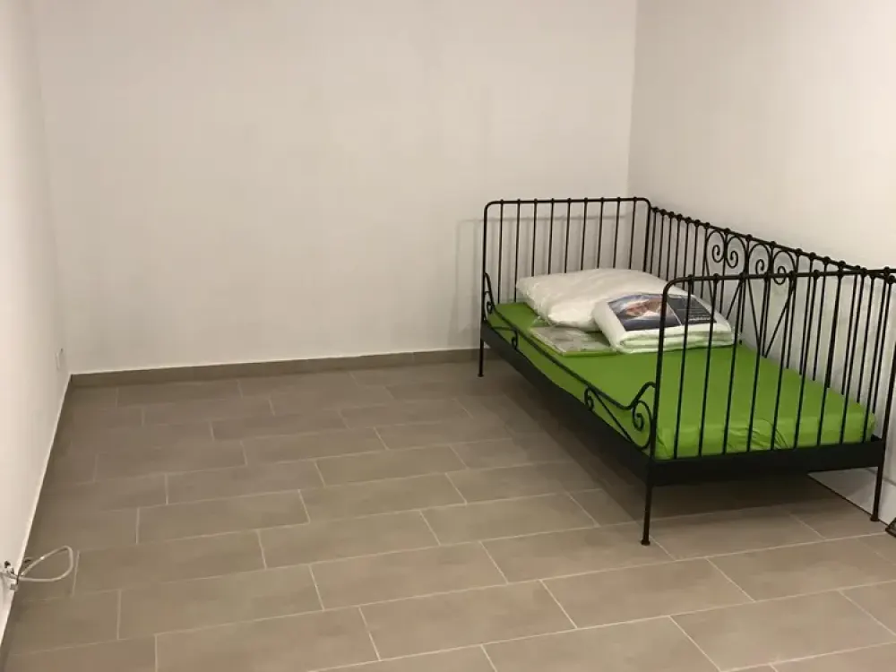 Nutzfläche als Büroräume/Beautyräume /Ausstellungsräume oder Handwerkerwohnung in Tamm