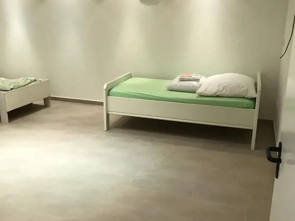 Nutzfläche als Büroräume/Beautyräume /Ausstellungsräume oder Handwerkerwohnung in Tamm