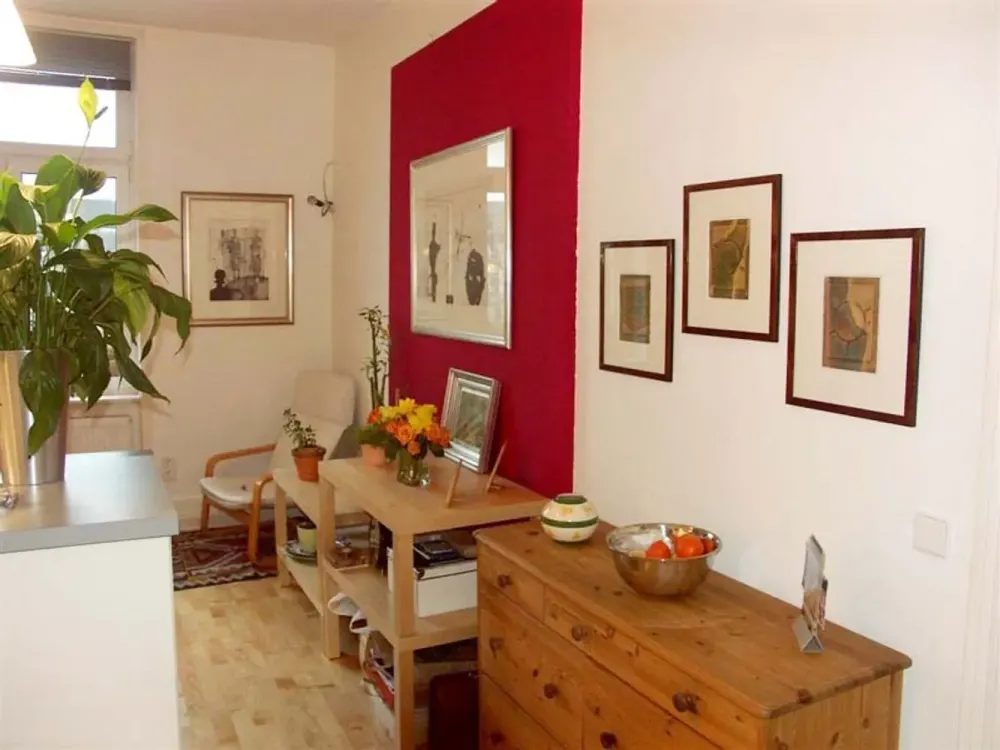 Frankfurt Nordend 2-Room Old Building, Commission-Free, Bright, NO Balcony