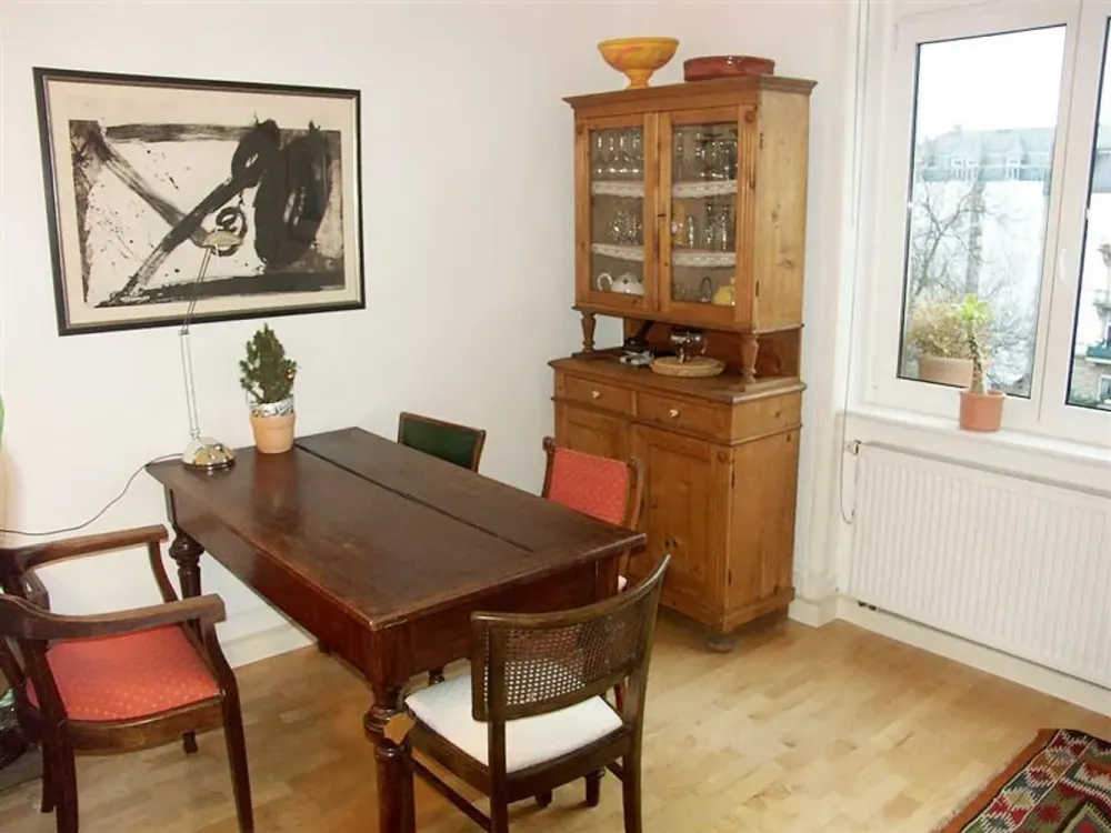 Frankfurt Nordend 2-Room Old Building, Commission-Free, Bright, NO Balcony