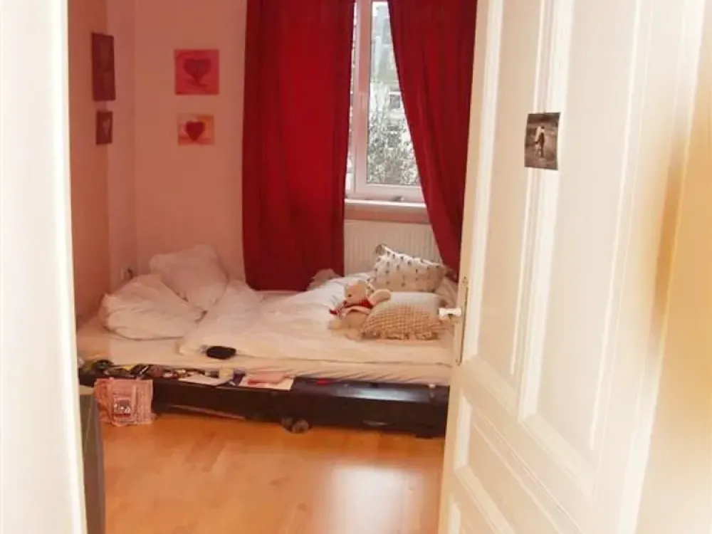Frankfurt Nordend 2-Room Old Building, Commission-Free, Bright, NO Balcony