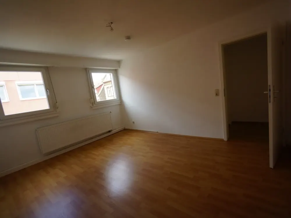 Schöne drei Zimmer Wohnung in Frankfurt am Main, Nied