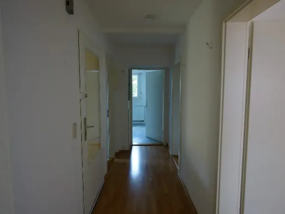 Schöne drei Zimmer Wohnung in Frankfurt am Main, Nied
