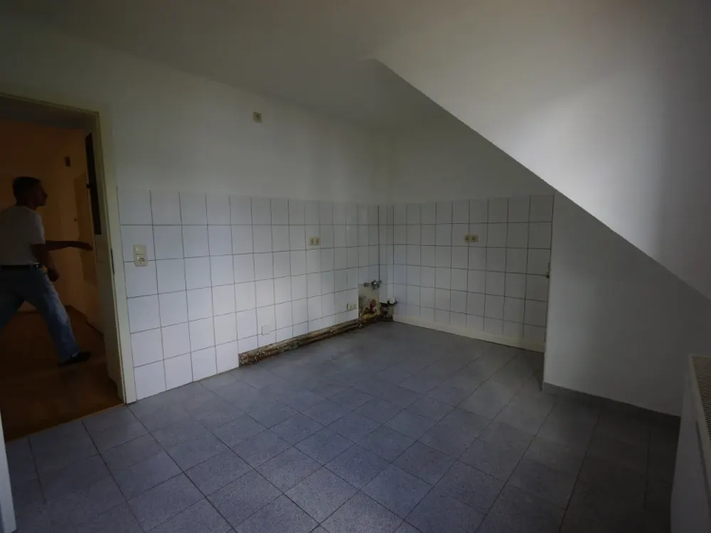 Schöne drei Zimmer Wohnung in Frankfurt am Main, Nied