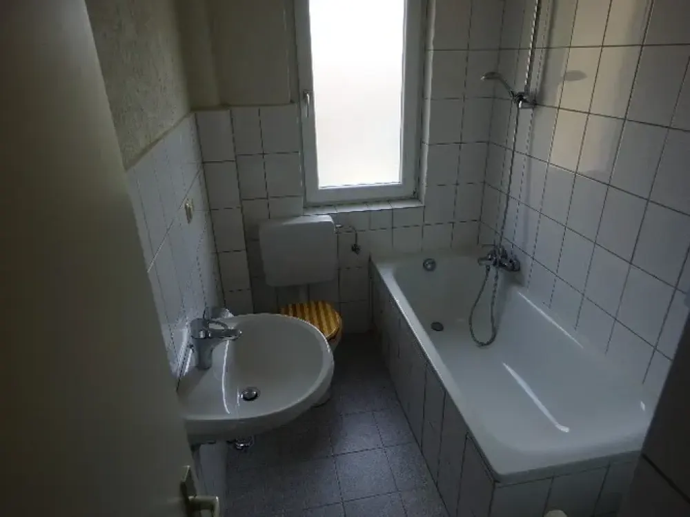 Schöne drei Zimmer Wohnung in Frankfurt am Main, Nied