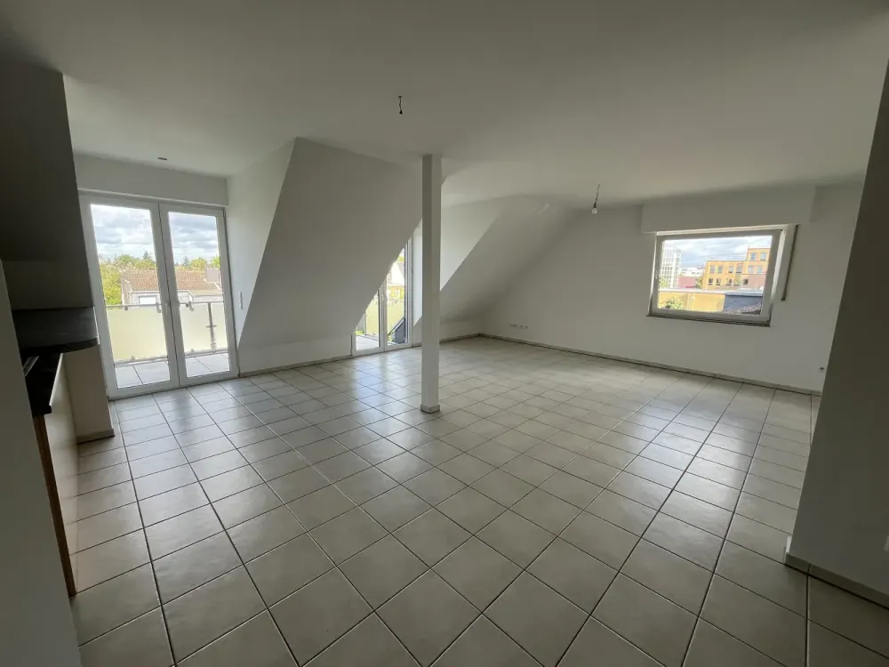 Helle, freundliche 2 Zimmerwohnung in gepflegtem 2-Familienhaus.