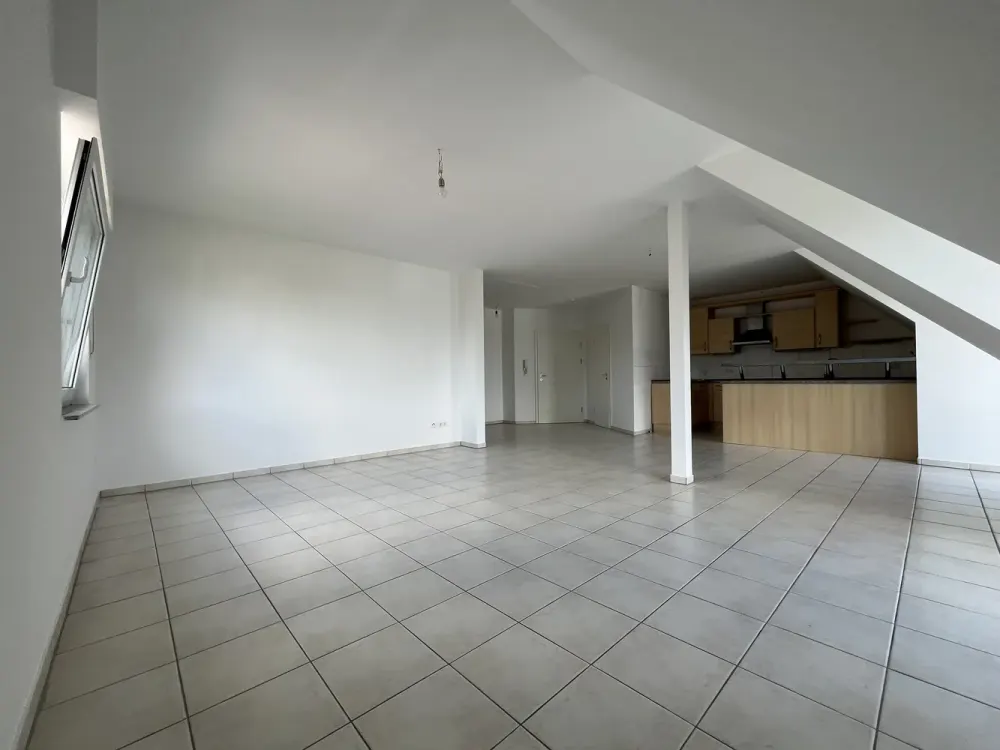 Helle, freundliche 2 Zimmerwohnung in gepflegtem 2-Familienhaus.