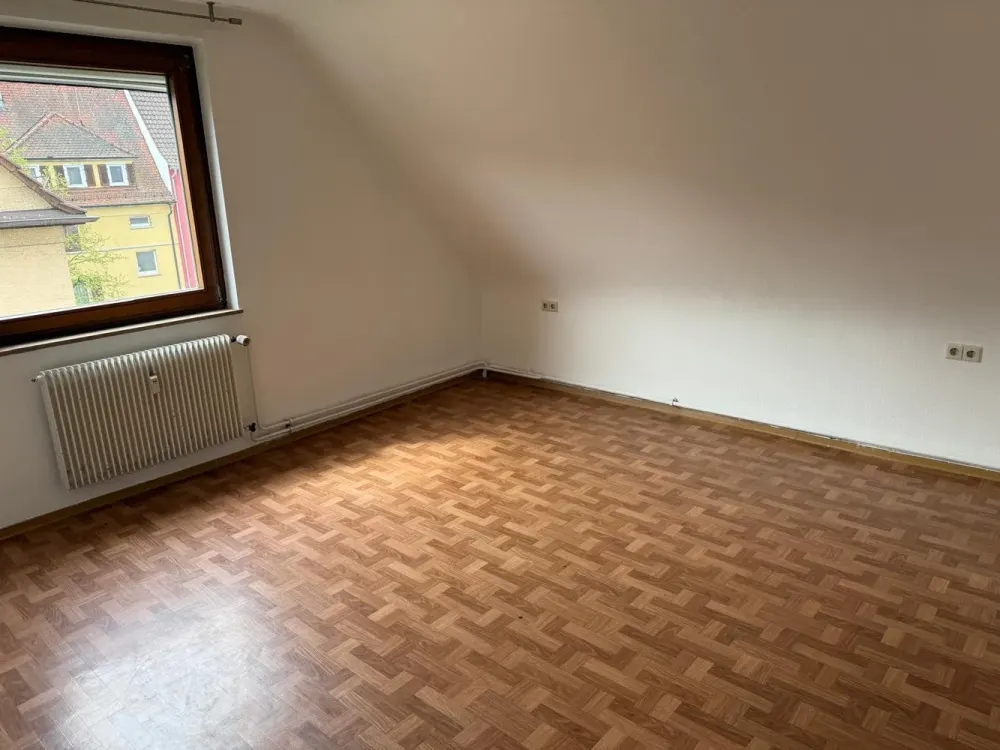 4-Zimmer-Dachgeschosswohnung in guter Lage