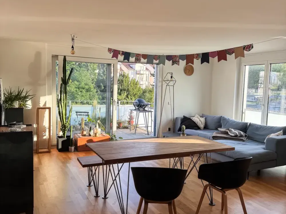 Helle 3 Zimmer Traumwohnung mit Balkon, Top Lage mit Parkaussicht