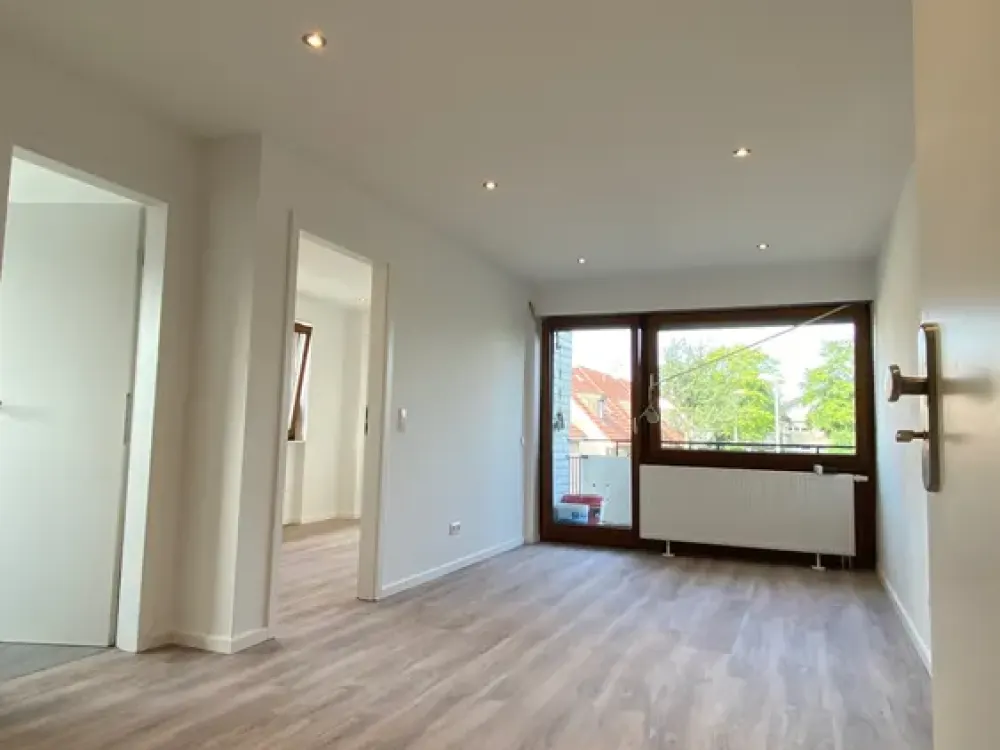 Wunderschöne vollmöblierte 2 Zimmer Wohnung mit Balkon