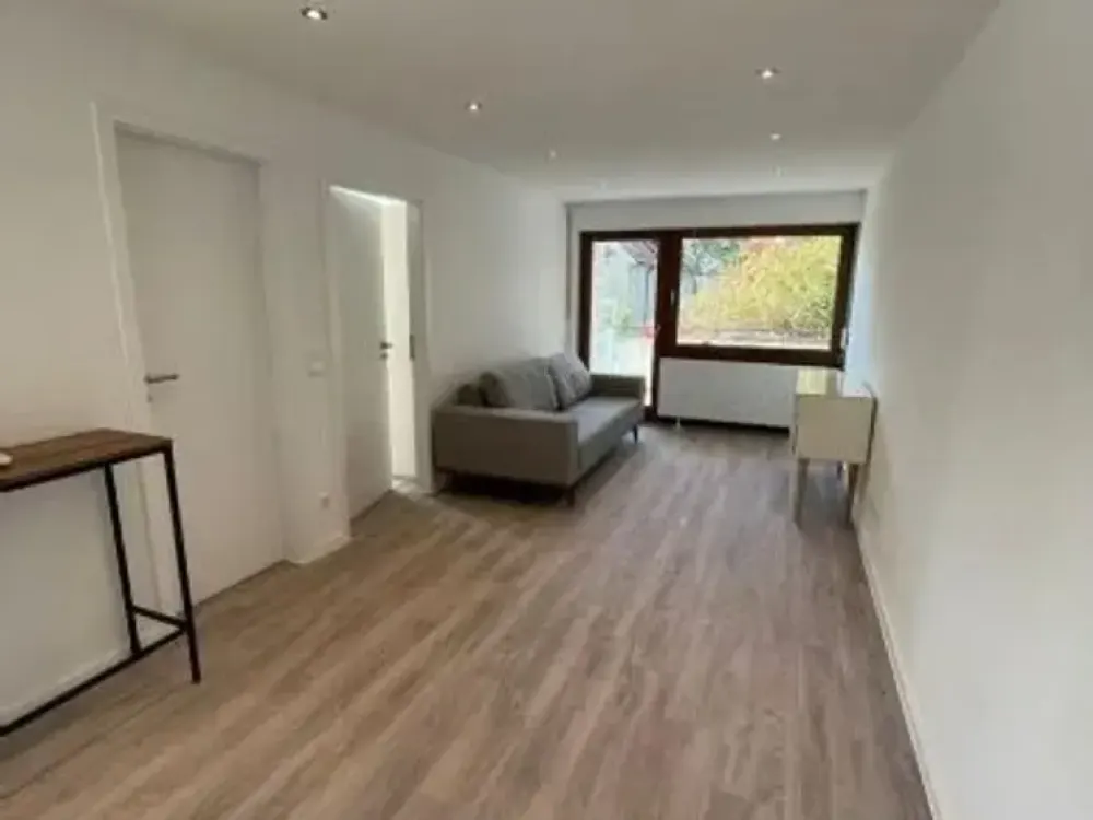 Wunderschöne vollmöblierte 2 Zimmer Wohnung mit Balkon