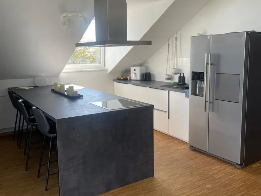 Sehr schöne, sonnige Dachgeschoss Wohnung in Milbertshofen