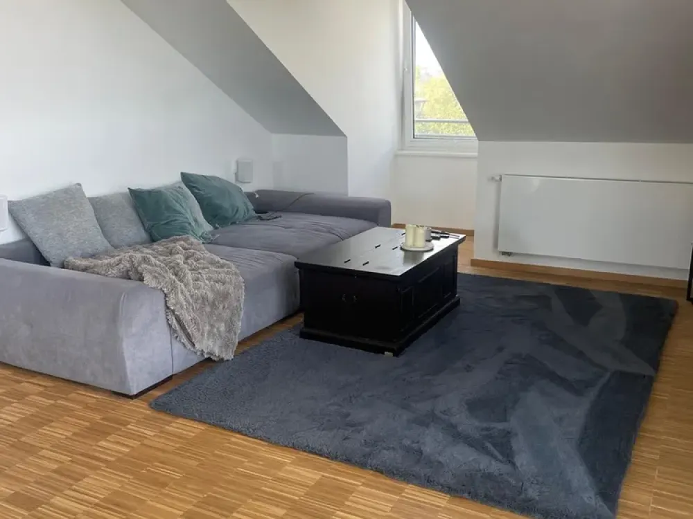 Sehr schöne, sonnige Dachgeschoss Wohnung in Milbertshofen