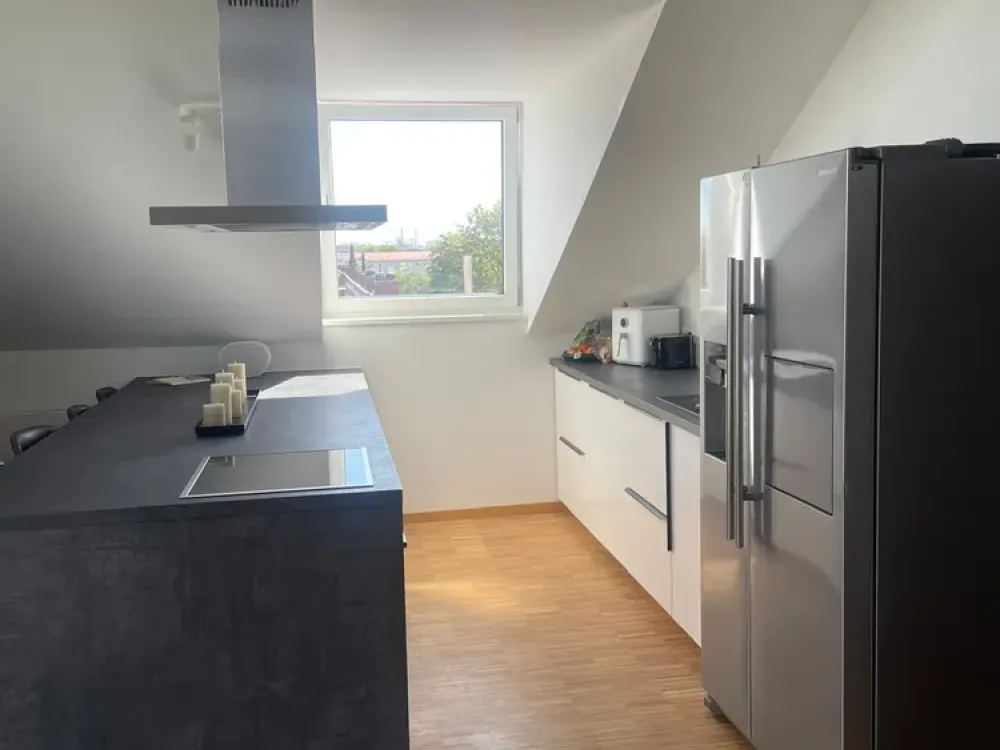 Sehr schöne, sonnige Dachgeschoss Wohnung in Milbertshofen
