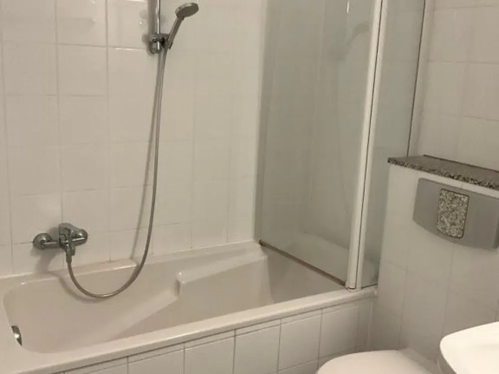 erster Monat mietfrei für Renovierungsarbeiten, 2 Zimmer an der Glienicker Spitze